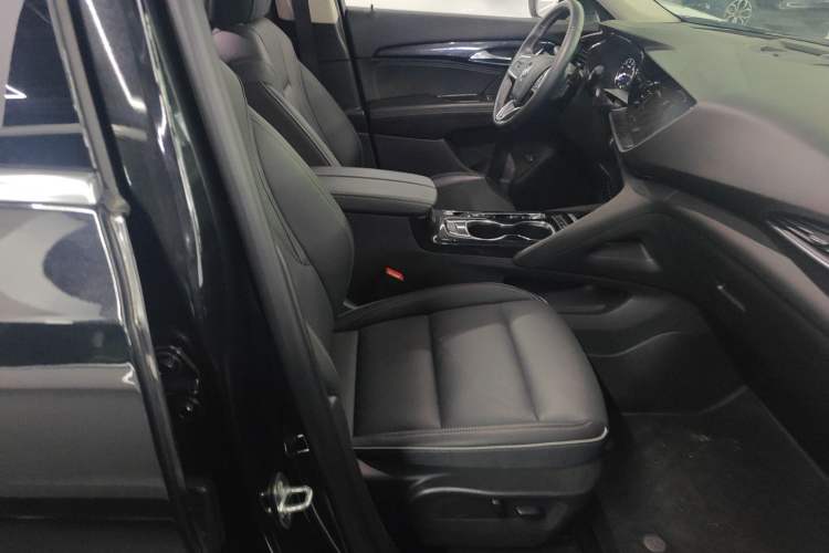 Used Buick Envision 2022 Encore Plus 652T Five-Seat Luxury Model
