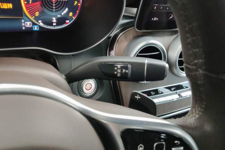 Used Mercedes-Benz GLC 2020 Facelift GLC 300 L 4MATIC Dynamic Edition
