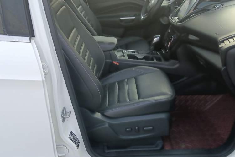 Used Ford Kuga 2019 EcoBoost 180 Two-Wheel-Drive Titanium Plus Model China V Standard