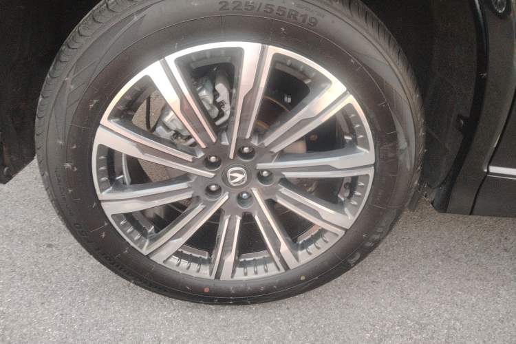 Used Changan CS75 PLUS 2024 3rd Generation Champion Edition 1.5T Intelligent Drive Dynamic Model
