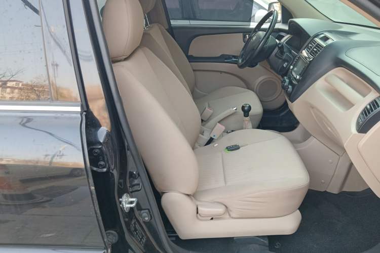 Used Kia Sportage 2013 2.0L Manual Two-Wheel Drive GL Trim
