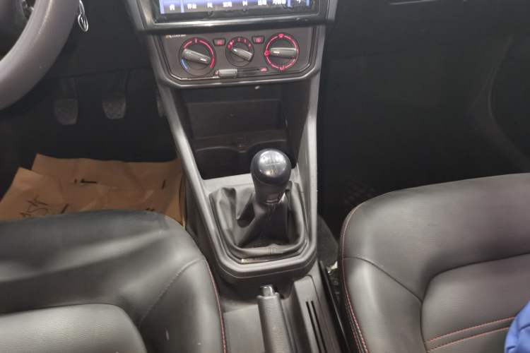 Used Volkswagen Jetta 2017 1.4L Manual Fashion Edition
