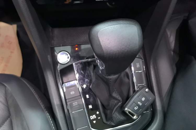 Used Volkswagen Tiguan L 2017 330TSI Automatic Two-Wheel Drive Luxury Edition
