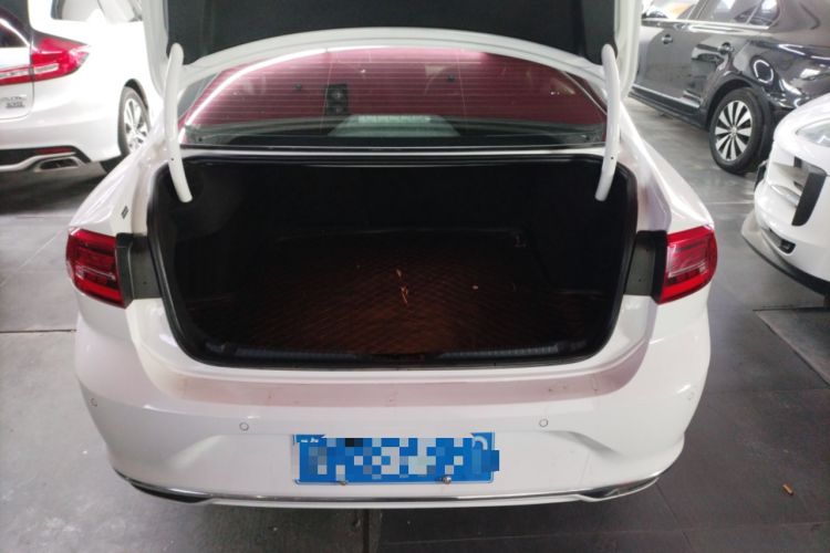 Used Volkswagen Lamando 2019 230TSI DSG Fashion Edition China VI
