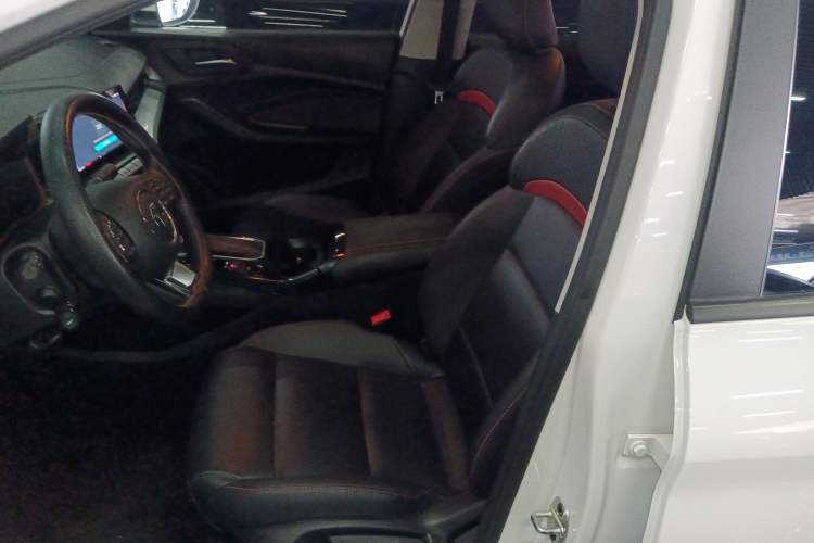 Used MG 5 2022 180 DVVT CVT Youth Luxury Edition
