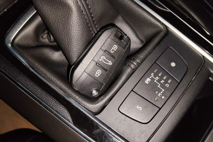 Used Peugeot 408 2014 1.8L Automatic Luxury Edition