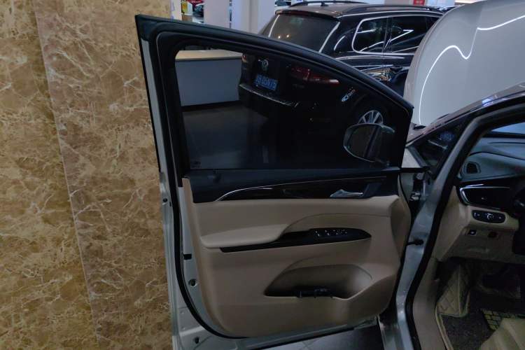 Used Buick GL8 2018 ES 28T Premium Model China VI Standard
