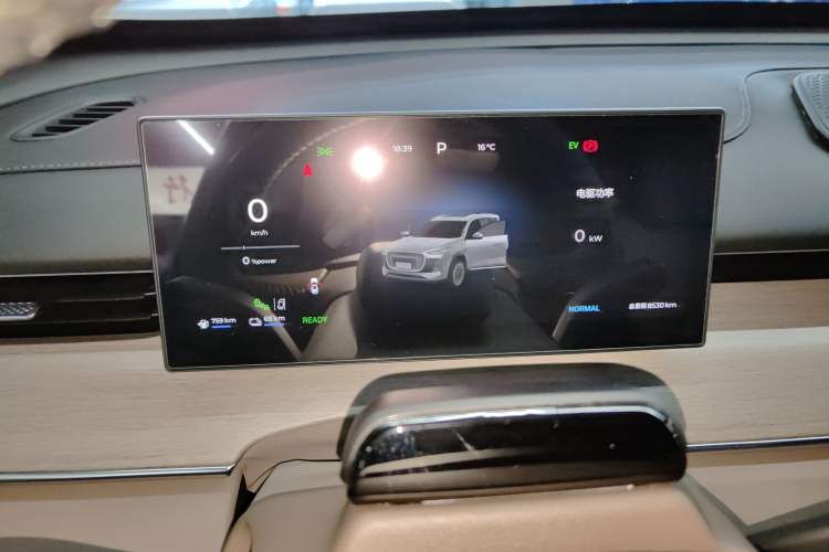 Used Chery Tiggo 8 PLUS C-DM 2025 1.5T 116 km Prestige Version 5 Seats