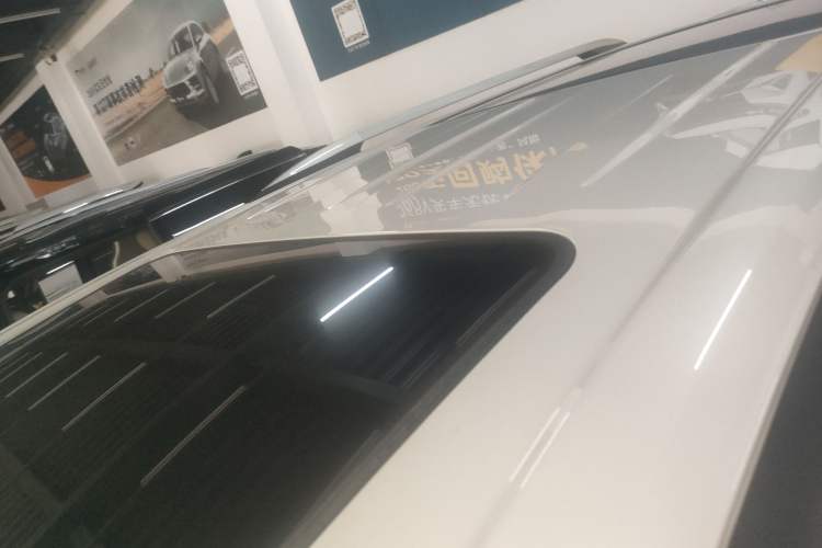 Used Toyota Granvia 2024 2.5L Hybrid Luxury Edition
