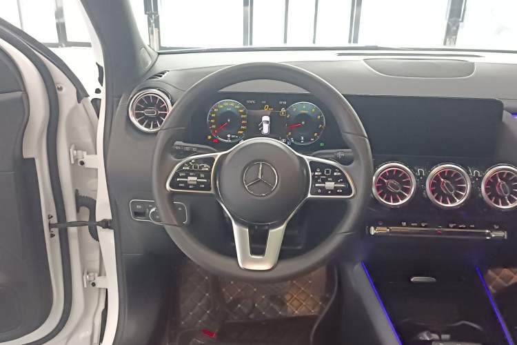 Used Mercedes-Benz GLA 2023 GLA 220
