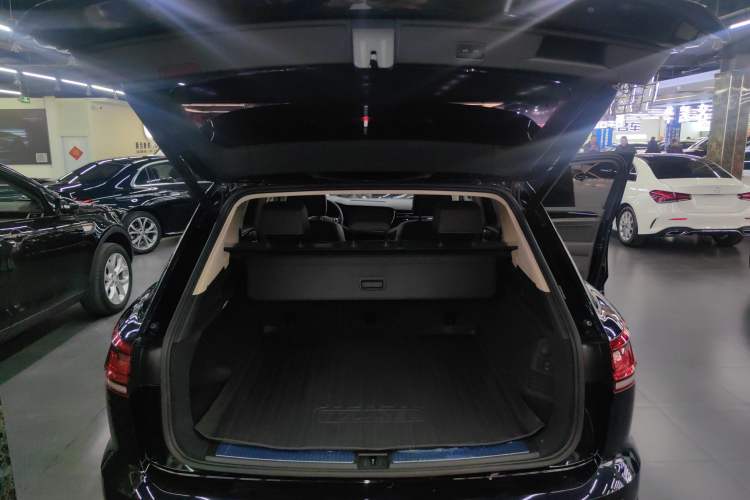 Used Volkswagen Touareg 2020 2.0 TSI RuiShang Edition China VI Standard
