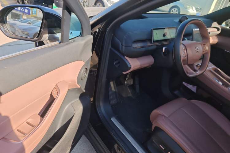 Used Nio EC6 2024 75 kWh
