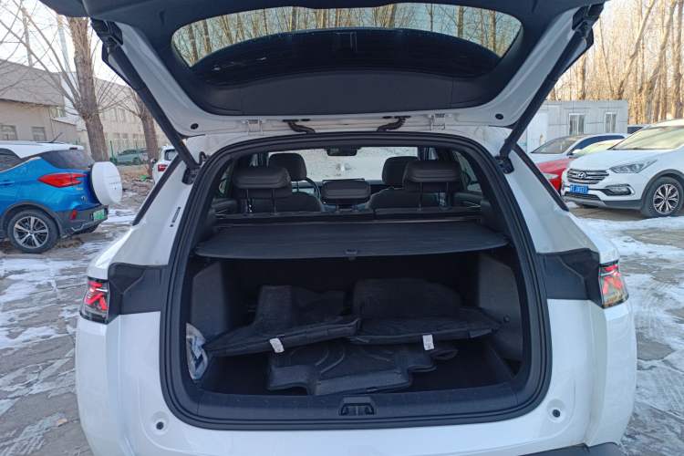 Used BYD Song L DM-i 2025 Intelligent Driving Version 160 km Beyond-Range Type
