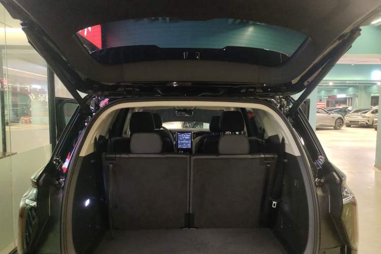 Used Hongqi HS7 PHEV 2024 2.0T PHEV Four-Wheel Drive Flagship Edition 6 Seats
