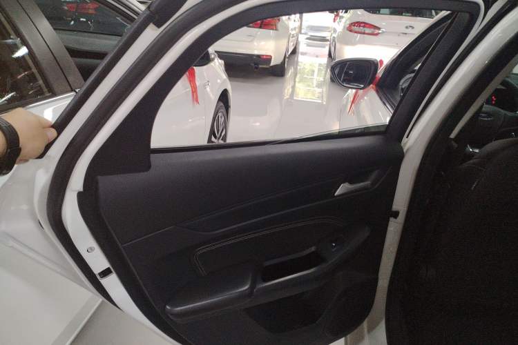 Used Ford Escort 2021 1.5L Automatic Platinum Edition
