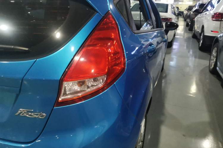 Used Ford Fiesta 2013 Hatchback 1.5L Automatic Fashion Edition
