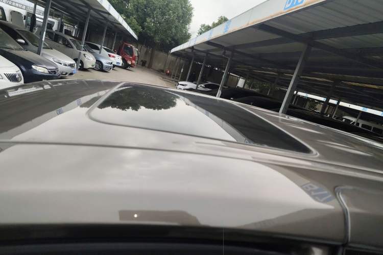 Used Buick GL8 2023 Facelifted Land Cruiser Executive Luxury Version