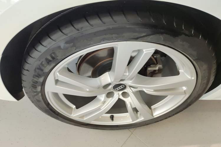 Used Audi A7L 2024 45TFSI quattro S-line Visionary Edition Flow Crystal Package