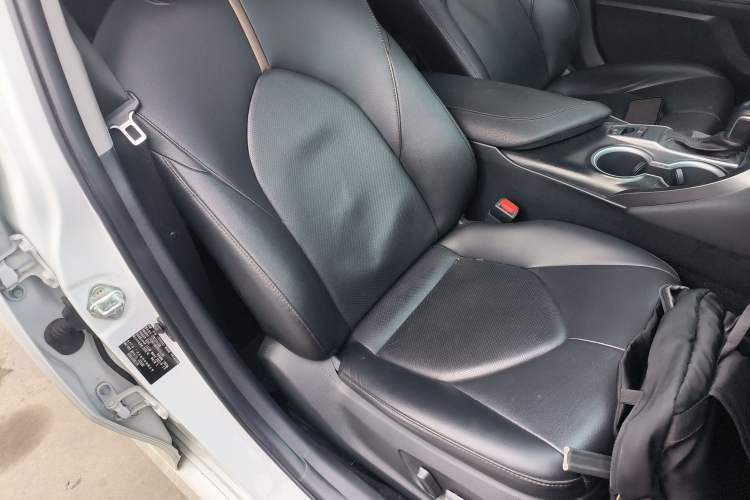 Used Toyota Camry 2021 2.0G Luxury Edition
