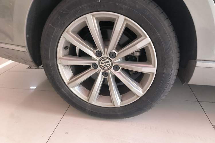 Used Volkswagen Magotan 2017 330TSI DSG Leading Model
