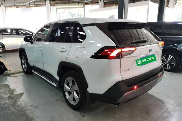 Used Toyota RAV4 2022 Dual-Engine 2.5L E-CVT Two-Wheel Drive Elite Edition