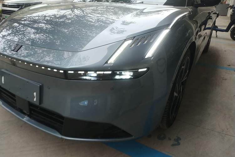 Used Lynk & Co Z10 2025 95 kWh 702 km All-Wheel Drive Intelligent Driving Ultra
