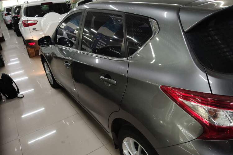 Used Nissan Tiida 2016 1.6L CVT Cool Dynamic Edition
