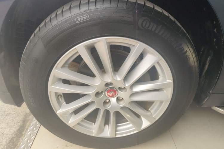 Used Jaguar F-PACE 2018 2.0T Two-Wheel Drive Urban Deluxe Edition
