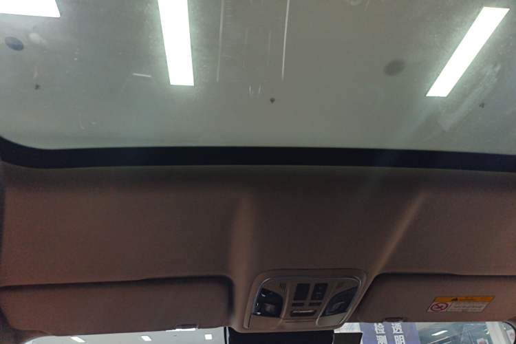 Used Wey VV5 2017 2.0T Ultra-Luxury Version
