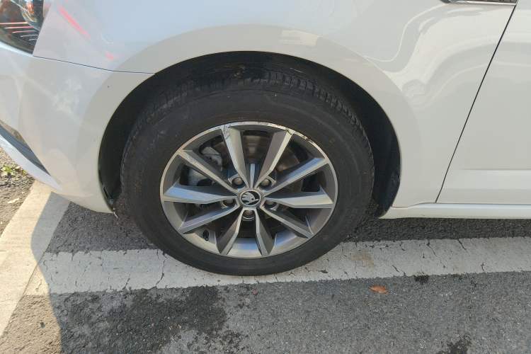 Used Skoda Octavia 2019 1.5L Automatic SmartDrive Comfort Edition China VI Standard
