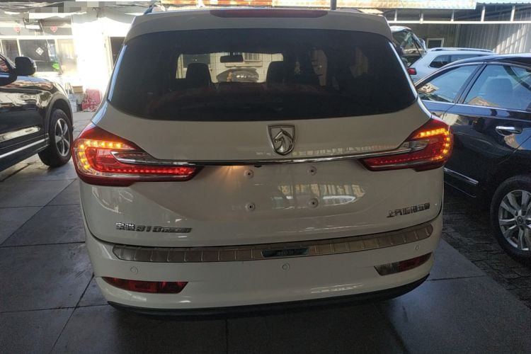 Used Baojun 310W 2017 1.5L Manual Fashion Model China V
