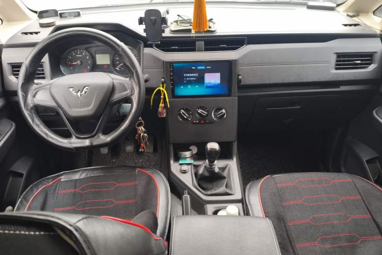 Used Wuling Hongguang PLUS 2020 1.5L Manual Standard Edition 5 Seats