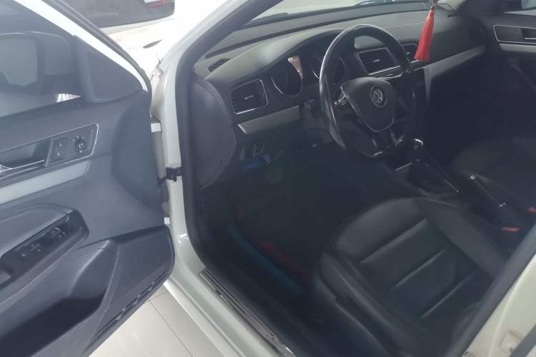 Used Volkswagen Gran Lavida 2015 1.6L Automatic Comfort Edition