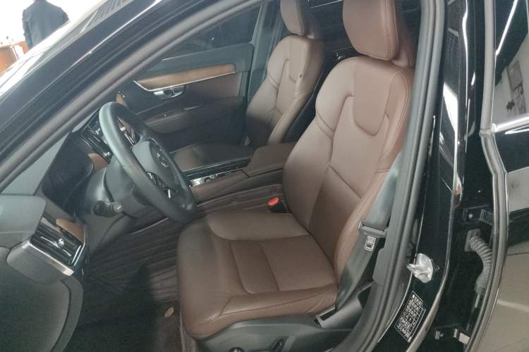 Used Volvo S90 2022 B5 Zhiyi Luxury Edition

