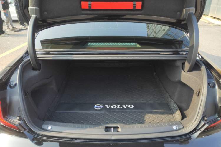 Used Volvo S90 2022 B5 Zhiyi Luxury Edition