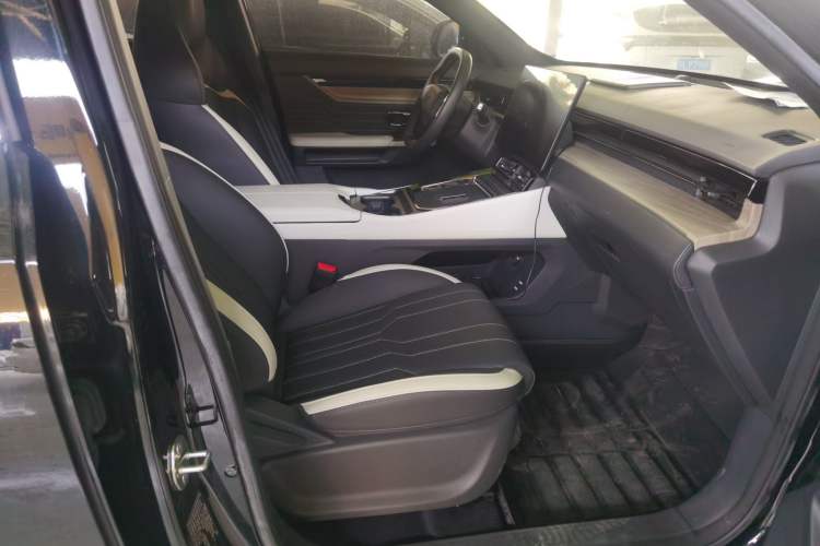 Used JETOUR Shanhai Shanhai L6 2024 1.5TD DHT MAX
