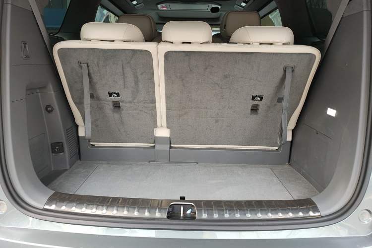 Used Zeekr 009 2024 7-Seater Walk-Through Version Four-Wheel Drive 108 kWh