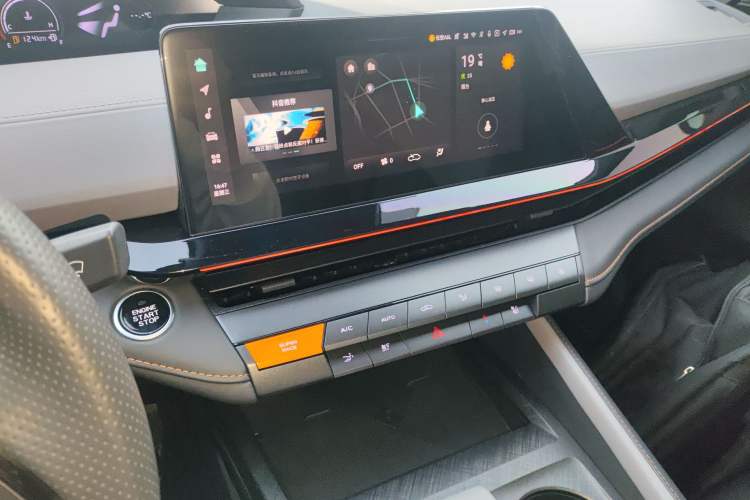 Used Changan UNI-V 2022 1.5T Smart Navigation Version
