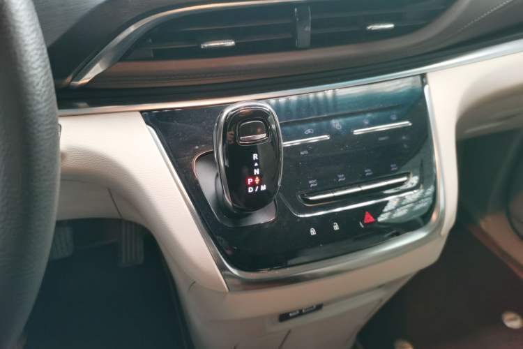 Used Buick GL8 2021 Land Cruiser Executive Class 652T Comfort Model
