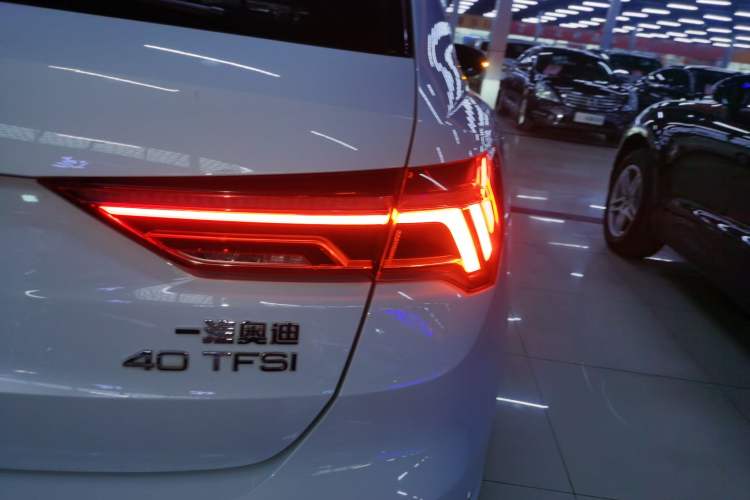 Used Audi Q3 2021 40 TFSI Fashion Dynamic Model
