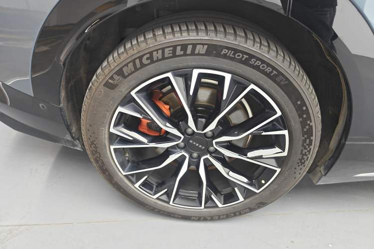 Used Zeekr 7X 2025 75 kWh Rear-Wheel Drive Intelligent Driving Version
