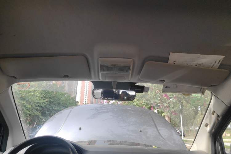 Used Jinbei Gold Hiace 2023 2.0L Passenger Van Travel Lion 5/6/7 Seater
