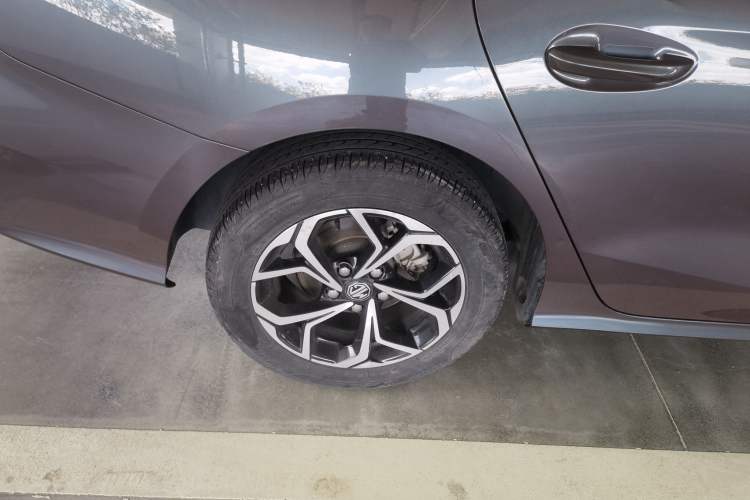 Used MG 5 2021 180 DVVT CVT Youth Luxury Edition
