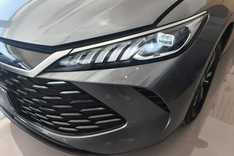 Used BYD Qin PLUS 2025 DM-i Smart Drive 120KM Superior Model