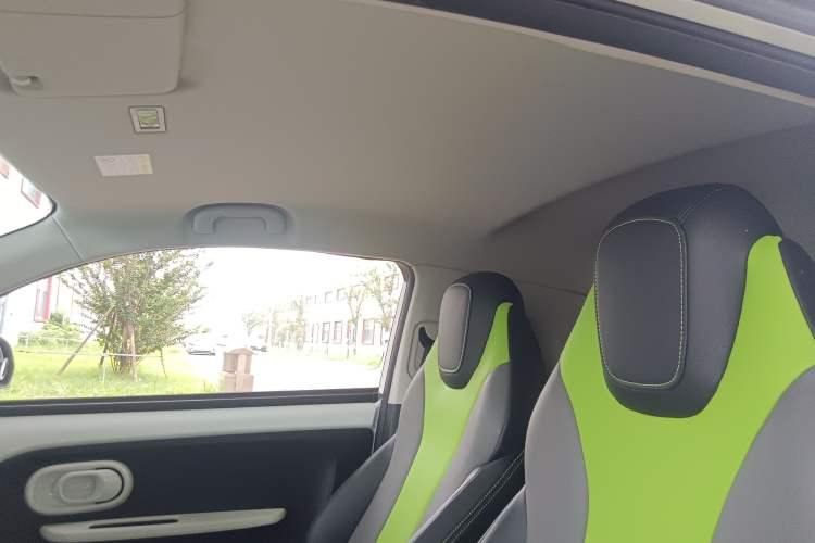 Used Roewe Clever 2021 302 km New Four-Seater Super-Efficient Version
