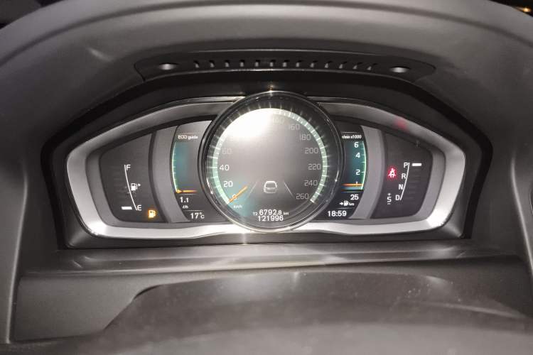 Used Volvo XC60 2017 T5 AWD Smart Range Edition
