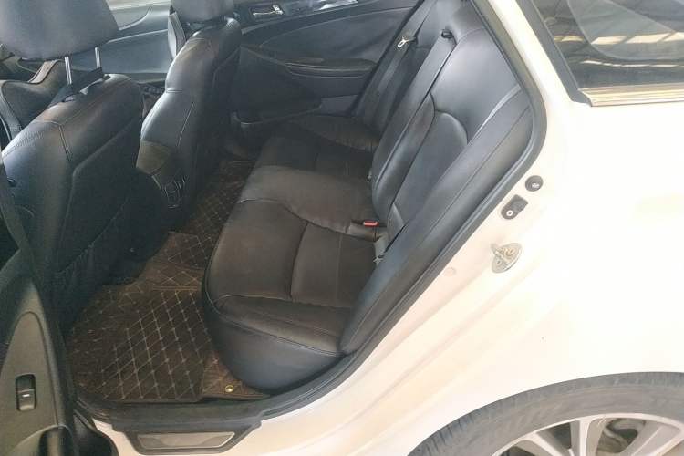 Used Hyundai Sonata 2014 2.0L Automatic Luxury Edition
