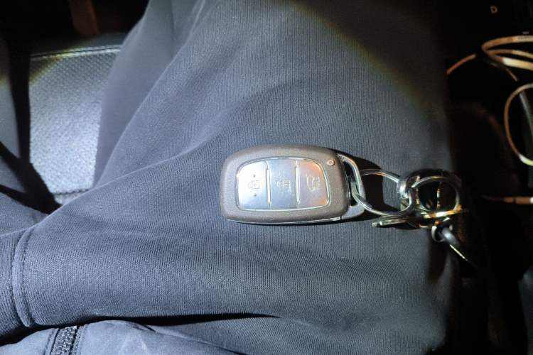 Used Hyundai ix35 2013 2.0L Automatic Two-Wheel Drive Smart GLS China IV Standard
