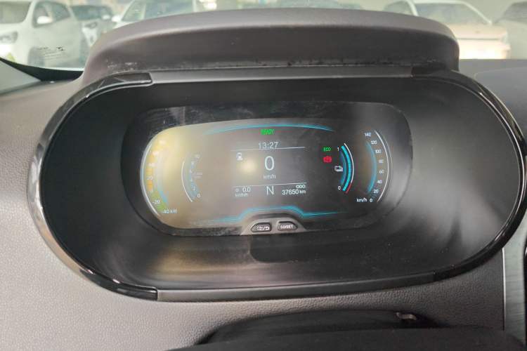 Used Chery Little Ant 2022 Revised Version Sweet Pink Edition Half-Sugar Version Lithium Iron Phosphate 30.7 kWh 30 kW 301 km