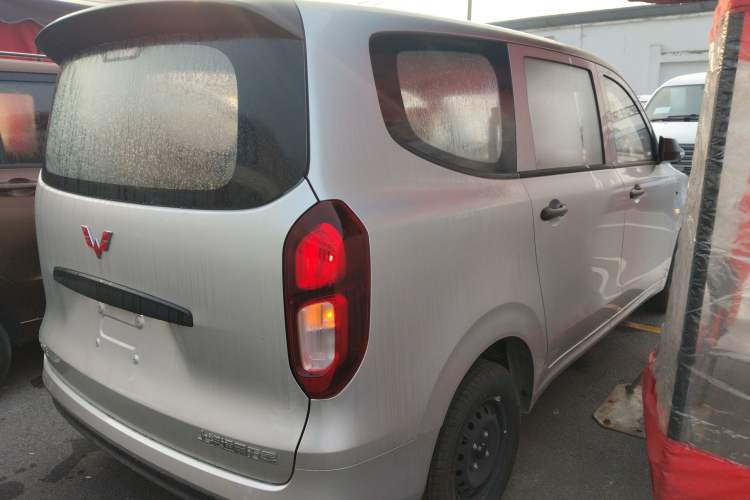 Used Wuling Hongguang New Energy 2024 All-Electric Model 300KM Practical Version
